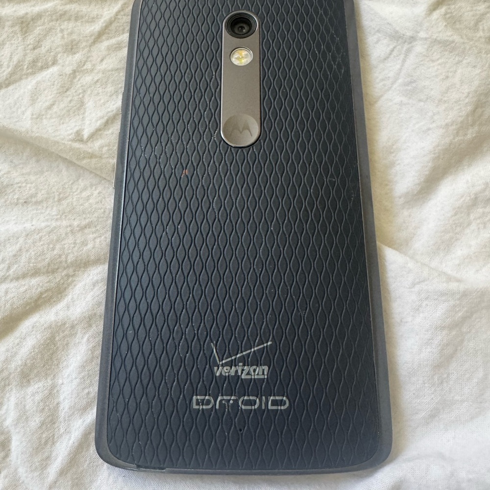 Motorola Droid with Textured Dark Gray Finish